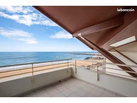 appartement f 4   3 chambres   2 places de parking en garage fermè   en front de mer   la 