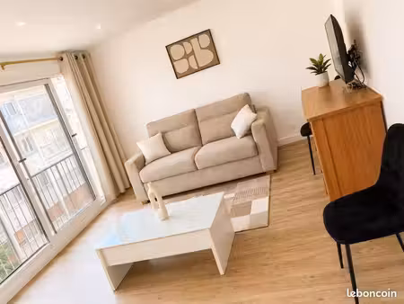 studio meublé 26 m² refait à neuf – très lumineux – parc heller  antony