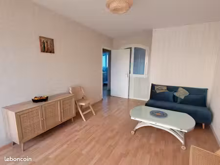 t2 meublé 48 m² + balcon très lumineux et calme