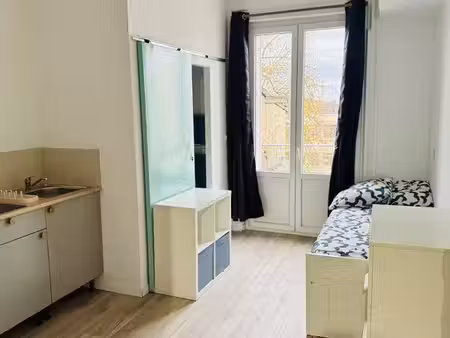 studio meublé avec terrasse