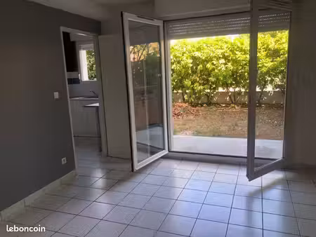 appartement t2 avec jardin parfaite état