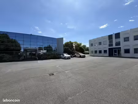 bureau 1 237 m²