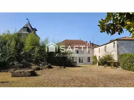 demeure de charme avec piscine et dépendances – parc de 1 553 m² au cœur de cozes
