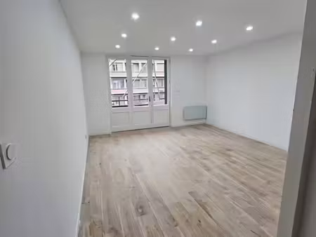 vendu loué 850 euros t3 givors 58m2