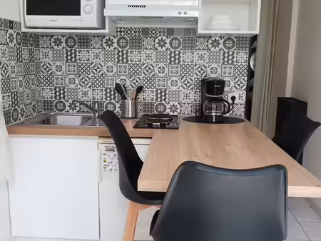 appartement 1 pièce - 19 m2 - rdc