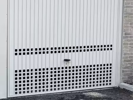 garage / box bordeaux prise green up