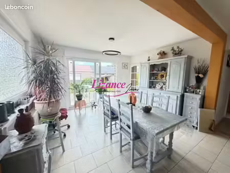 propriété 4 pièces 131 m²