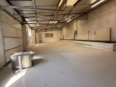 local d’activité / entrepôt 100 m² avec bureau + parking - vertou proche gare