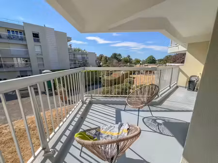 location meublée appartement 3 pièces 68 m² à le mesnil-saint-denis (78320)  1 580 €