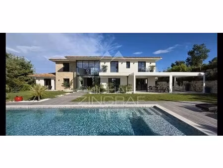 villa contemporaine dans un secteur résidentiel prisè à roquefort-les-pins - mziop1173