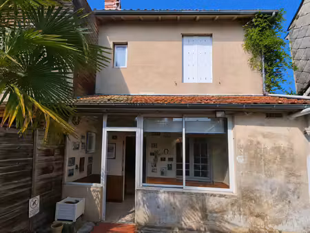 a vendre maison de caractère avec jardin 3 chambres le b