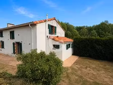 vente maison à saint-vincent-sur-graon (85540) : à vendre / 150m² saint-vincent-sur-graon