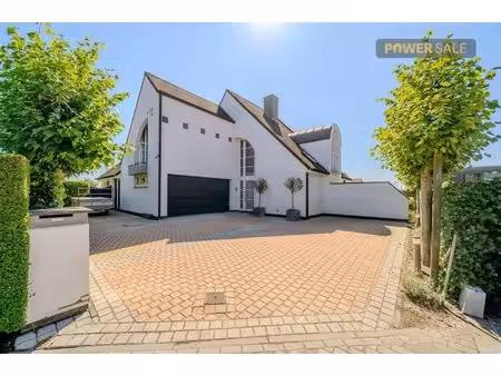 huis te koop in knokke-heist met 3 slaapkamers
