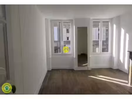 vente appartement 7 pièces 155 m² à dun-le-palestel (23800)  125 350 €