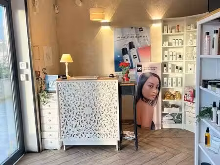 location commerce venelles 13770 90m²