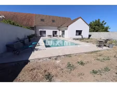 maison contemporaine de 205 m² avec piscine à épervans