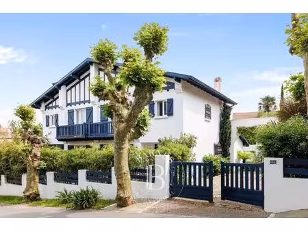 guethary - coeur de ville - maison avec dependance et garage