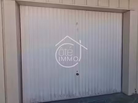 location parking 15 m² à castillon-la-bataille (33350)  70 €