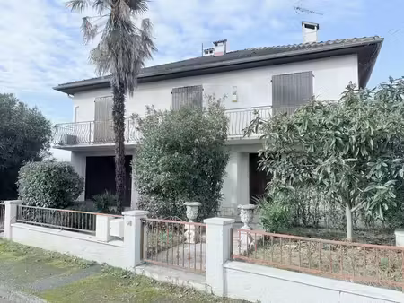 location maison 4 pièces 145 m² à albi (81000)  1 250 €