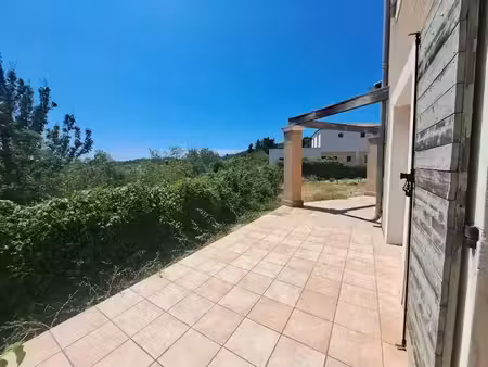 location villa 5 pièces 96 m² à nébian (34800)  1 350 €