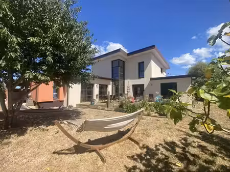 maison de 6 pièces de luxe en vente à lampaul-plouarzel  bretagne