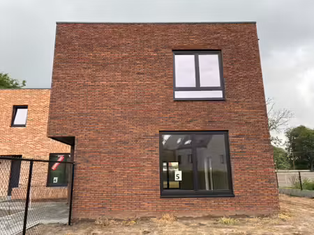 huis te koop in hoogstraten met 4 slaapkamers