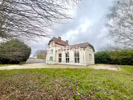maison 7 pièces - 233 m²
