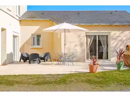 maison de bourg avec gîte indépendant et jardin clos