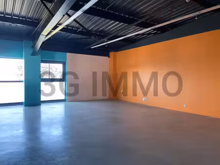 location locaux professionnels 306 m² à vedène (84270)  2 458 €