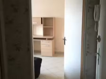 location appartement 1 pièce 28 m² à reims (51100)