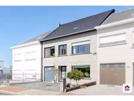 maison de 3 chambres (pos. d’en créer 5) idéalement situé