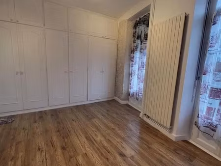 location appartement 1 pièce 35 m² à saintes (17100)  550 €