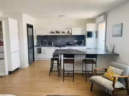 location appartement 3 pièces meublé à avignon (84000) : à louer 3 pièces meublé / 64m² av