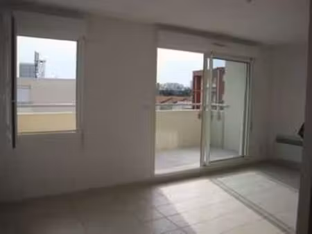 location appartement 2 pièces à nîmes (30000) : à louer 2 pièces / 46m² nîmes