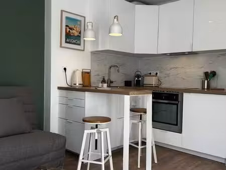 studio meublé tout compris électricité eau internet bien placé