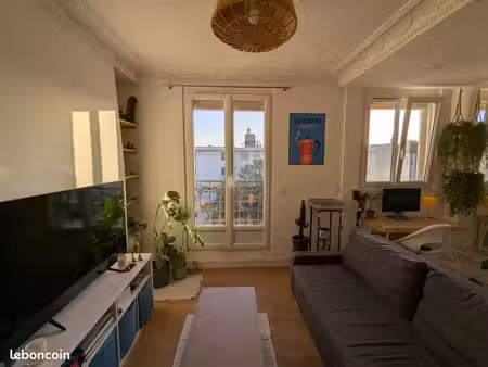 t2 meublé lumineux – 39 m² – clichy – 1 240 cc