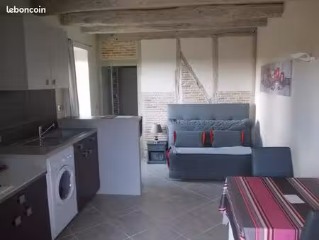 t.1 bis meublé 8 kms sud cahors