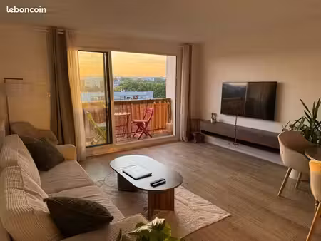 beau t2 rénové et meublé de 50m2 - balcon  cave  parking