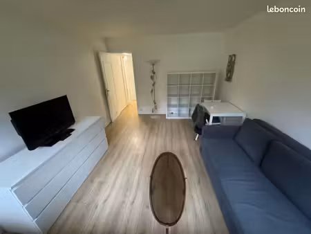 studio meublé – 25.5 m² – vue forêt – rez-de-jardin – 880 cc
