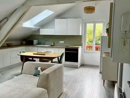 t3 neuf meublé 44 m² – location étudiante – bidart – parking - bus – plage à pied