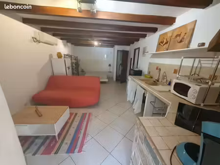 location à l'année studio