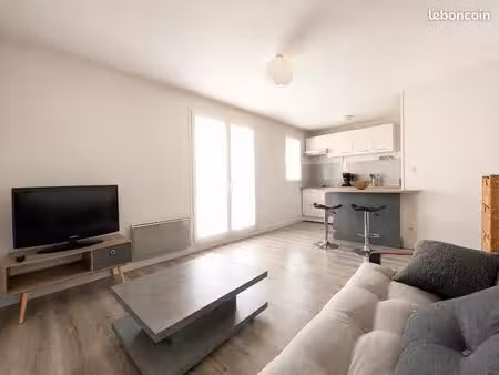 appartement 2 pièces 35m2 + terrasse + place de parking