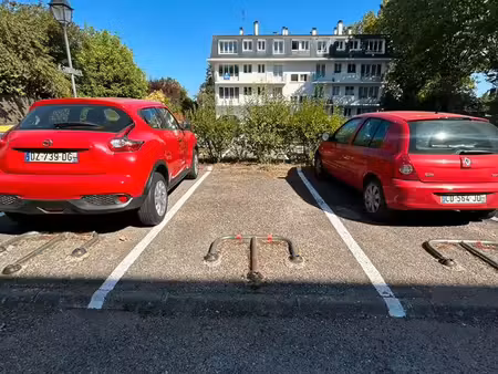 place de parking sécurisée à louer - andrésy