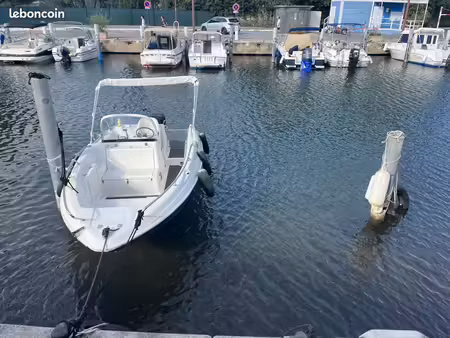 loue place de port; anneau à bateau mandelieu la napoule
