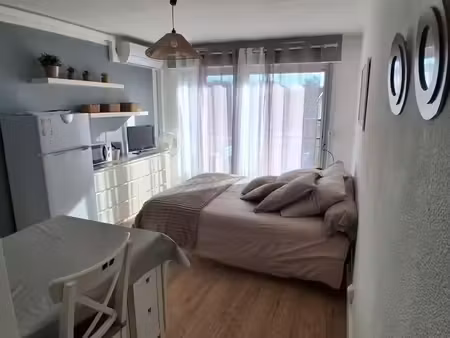 studio climatisé proche des thermes suite a un désistement