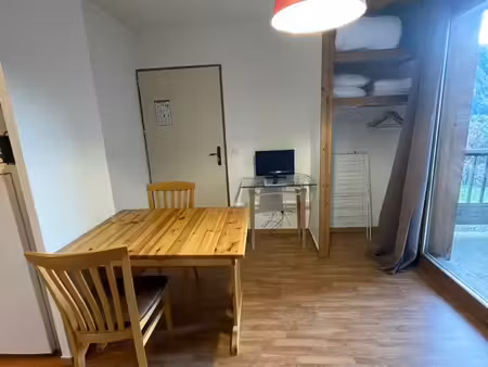 location studio meublé