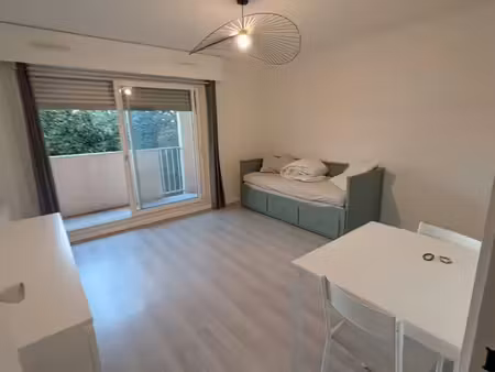 studio a louer a 900 m de la fac