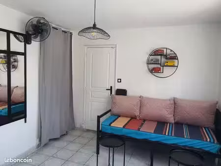 appartement meublé avec balcon et parking privé situé dans résidence et quartier calme sit