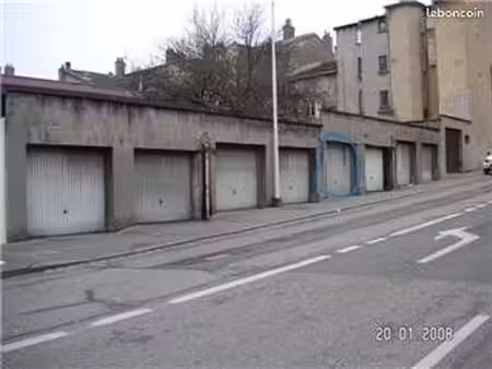 garage fermé - proche hôpital central