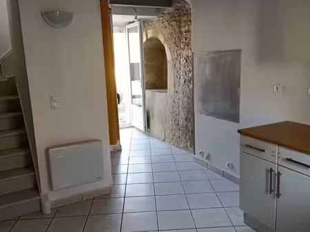a louer charmante maison avec jardin